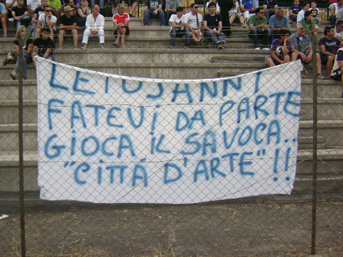 Uno dei striscioni dei tifosi savocesi.