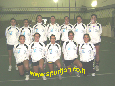 Una formazione dello Jonio Volley Roccalumera.