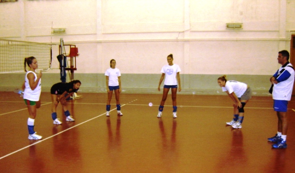 pallavolo-letojanni-femmnile-in-allenamento