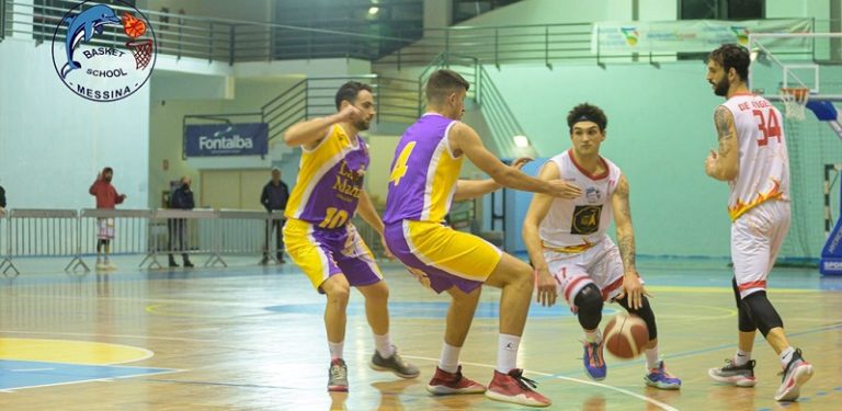 Basket School - Manfrè in palleggio marcato da Dosic