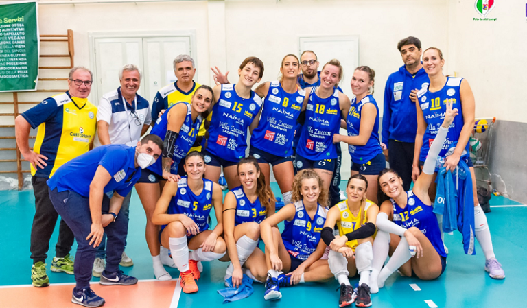 Amando 21-22 all'esordio
