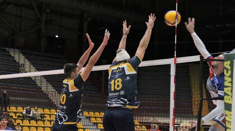 Saturnia Acicastello 21-22 Frumuselu e Cottarelli