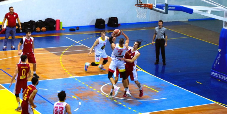 Basket School Messina 21-22 - Scerbinskis al tiro da sotto