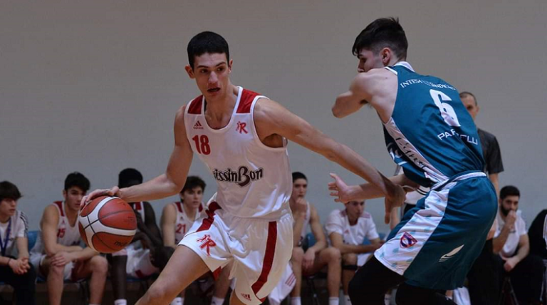 Basket School Messina 22-23 Maddaloni in azione