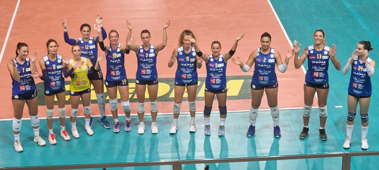 Amando 22-23 all'esordio castellana