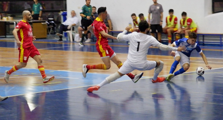 Messina Futsal 22-23 Un'azione nella area del MESSINA FUTSAL