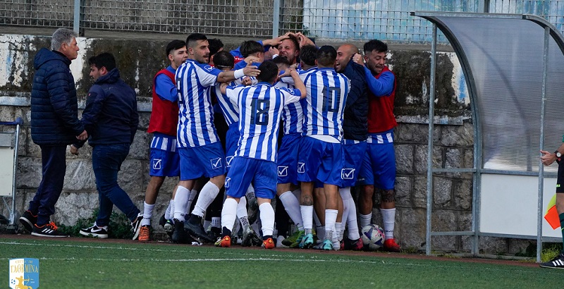 Città di Taormina-Nebros - L'esultanza al gol di Trovato