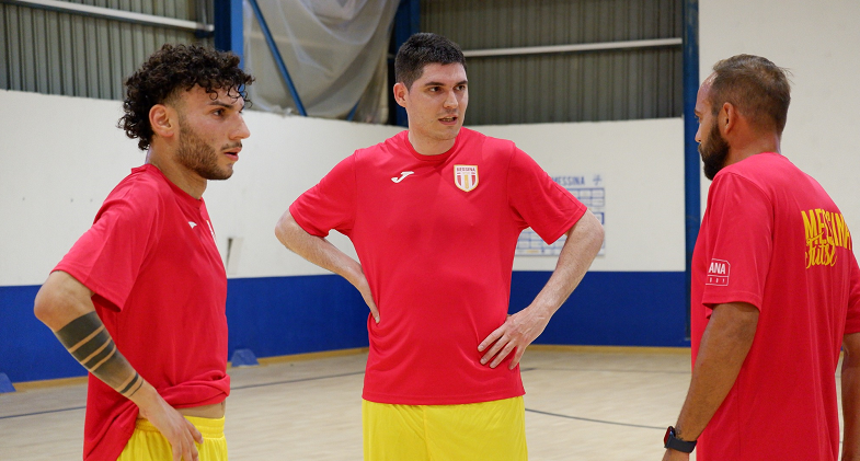 Messina Futsal 23-24 - Emanuele Fichera a sinistra con i nuovi compagni