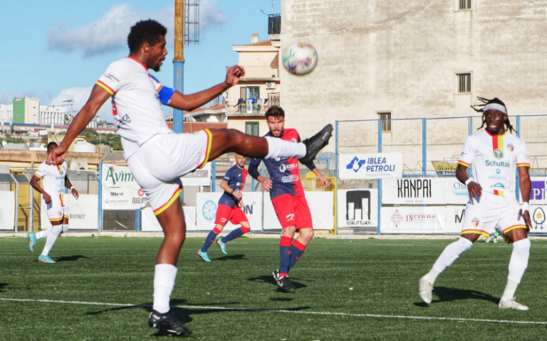 Jonica 23-24 vs Modica Perez in azione