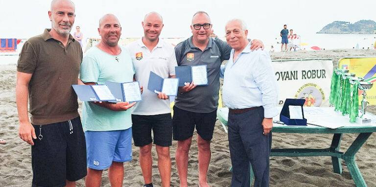 Aics Messina - Il presidente dell'AICS Sicilia Lillo Margareci con i dirigenti delle società_edited