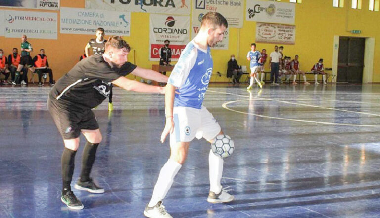 Il pivot Walter Giordano in azione (MESSINA FUTSAL)_edited