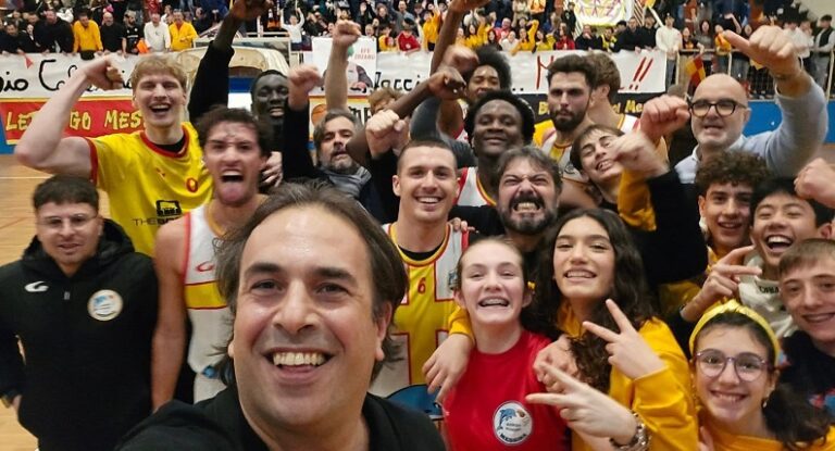 Basket School Messina-Viola Reggio Calabria - Il selfie di fine partita