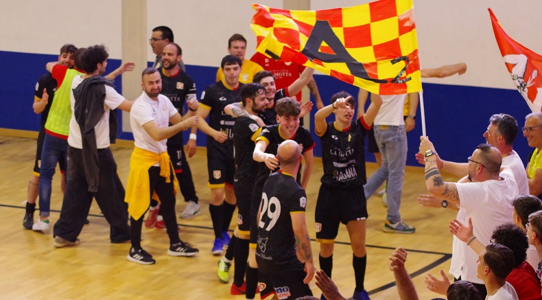 Esultanza a fine partita (MESSINA FUTSAL)