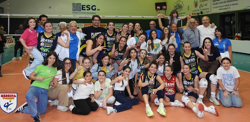 Il Messina Volley festeggia a fine gara