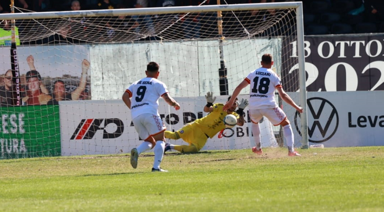 Messina vs a foggia - il rigore sbagliao da lLuciani