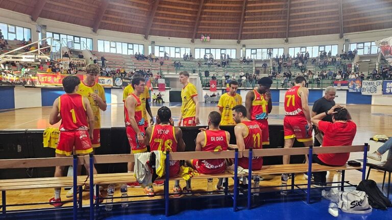 Svincolati Milazzo-Basket School Messina - Una fase di gioco 3