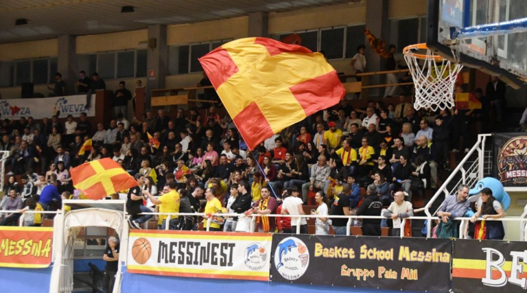 Messina Basket School-Scandone Avellino - Il pubblico del PalaTracuzzi