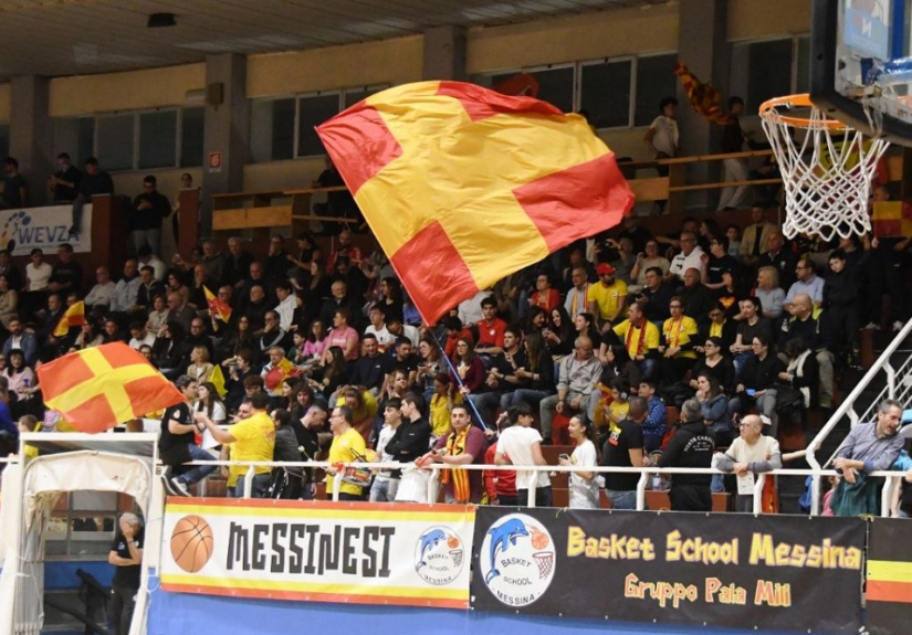 Messina Basket School-Scandone Avellino - Il pubblico del PalaTracuzzi