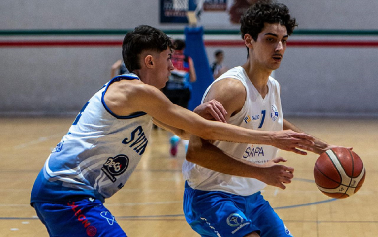 Nova Basket - Daniele Gentile in azione